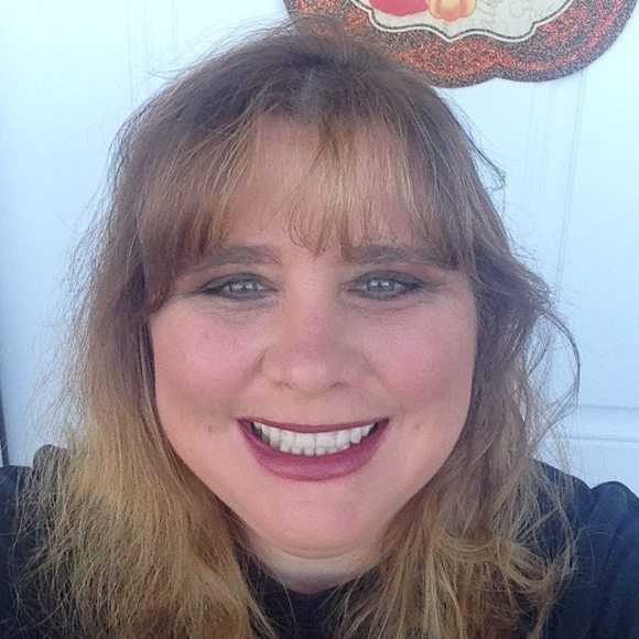 Meet your Posher, Katy - Picture 1 of 1